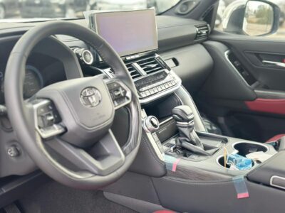 2026 TOYOTA LAND CRUISER VXR 3.5L V6 TWIN TURBO Petrol Engine White Red SUV GCC