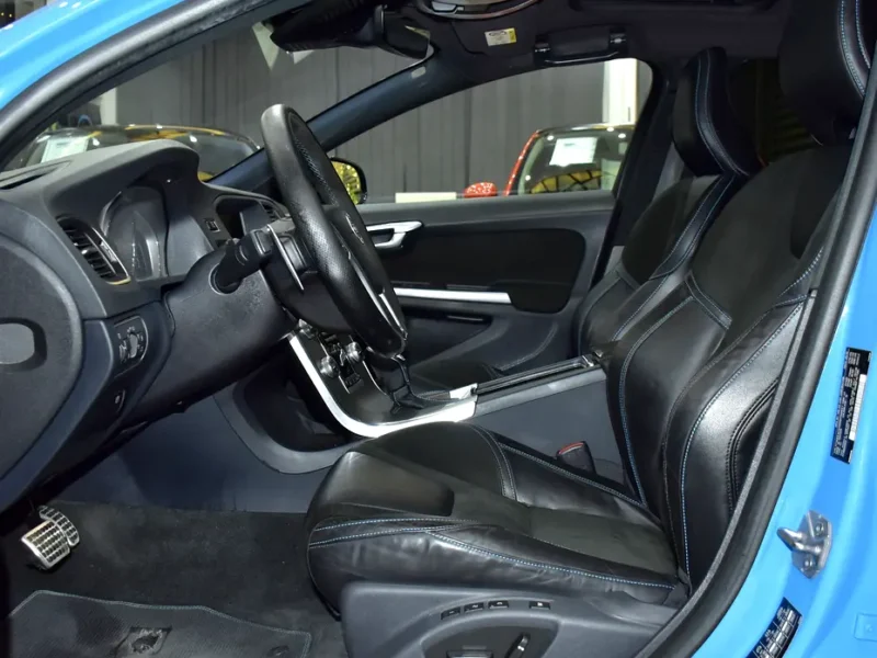 2016 Volvo V-Class T6 3.0 Litres 6 Cylinders Petrol Engine Blue Black Hatchback GCC