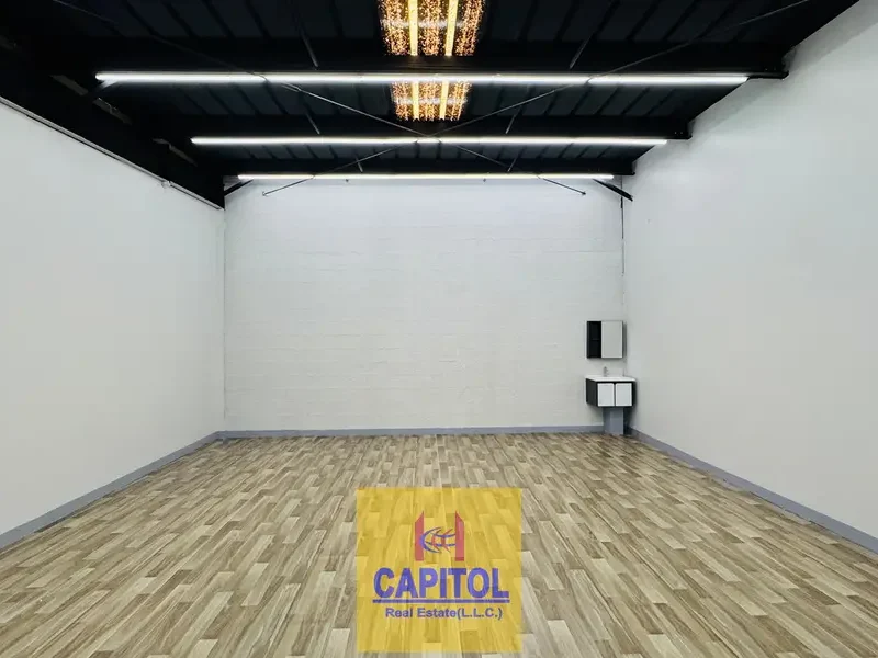 570 sqft on Mezzanine Floor Available in Al Quoz industrial