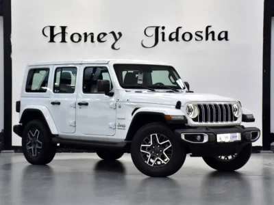2024 Jeep Wrangler Sahara 2.0L Turbocharged Inline 4-cylinder Engine White Black SUV GCC