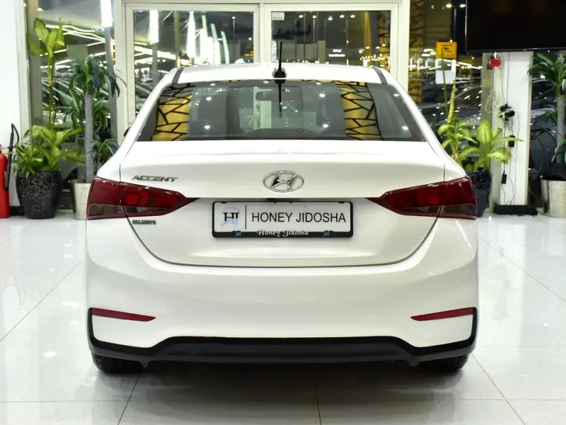 2022 Hyundai Accent Comfort 1.6-litre 4-Cylinder Petrol Engine White Black Sedan