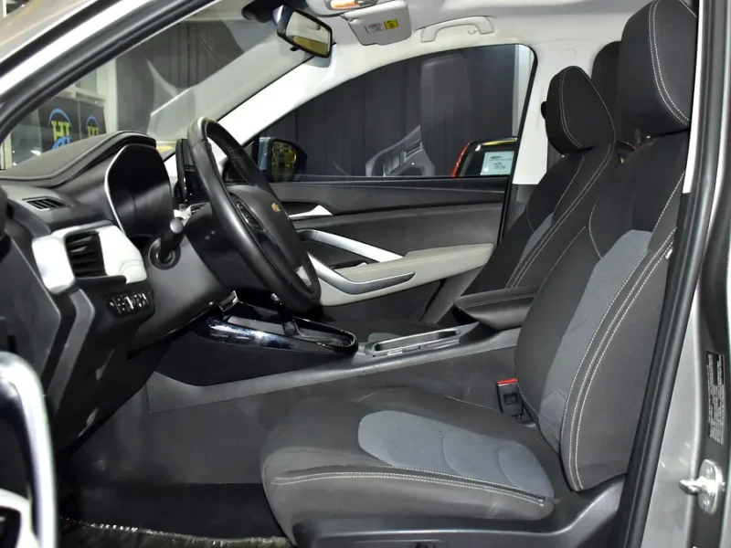 2023 Chevrolet Captiva Premier 1.5L turbocharged 4-cylinder Engine Grey Black Crossover