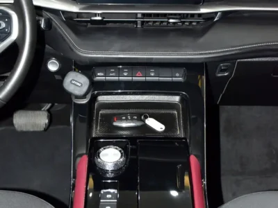 2024 Haval H6 Medium 2.0-liter Turbocharged 4-cylinder Engine Black SUV GCC Specs