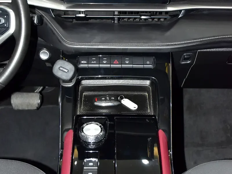 2024 Haval H6 Medium 2.0-liter Turbocharged 4-cylinder Engine Black SUV GCC Specs