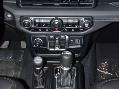 2024 Jeep Wrangler Sahara 2.0L Turbocharged Inline 4-cylinder Engine White Black SUV GCC