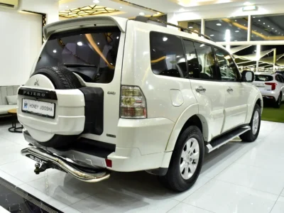 2012 Mitsubishi Pajero GLS 3.8 Litres V6 Petrol Engine White Black SUV GCC Specs