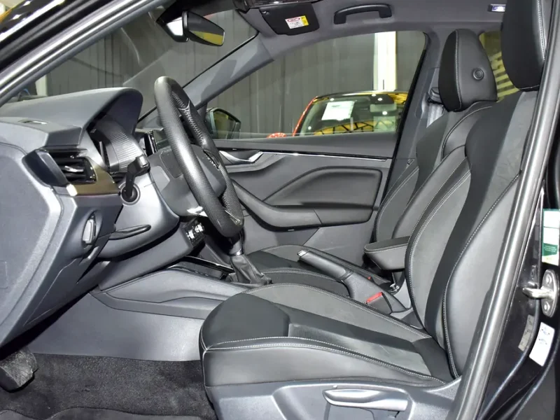 2023 Skoda Kamiq Ambition 1.6-litre 4-Cylinder Petrol Engine Black Crossover GCC Specs