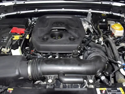 2024 Jeep Wrangler Sahara 2.0L Turbocharged Inline 4-cylinder Engine White Black SUV GCC