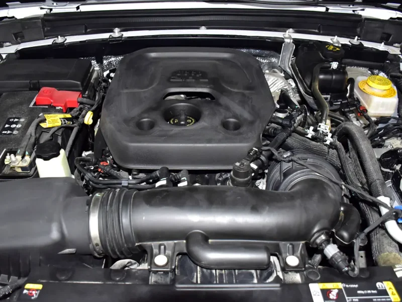 2024 Jeep Wrangler Sahara 2.0L Turbocharged Inline 4-cylinder Engine White Black SUV GCC