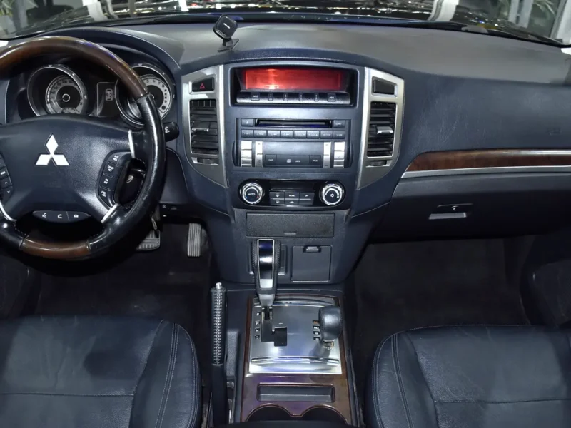 2012 Mitsubishi Pajero GLS 3.8 Litres V6 Petrol Engine White Black SUV GCC Specs