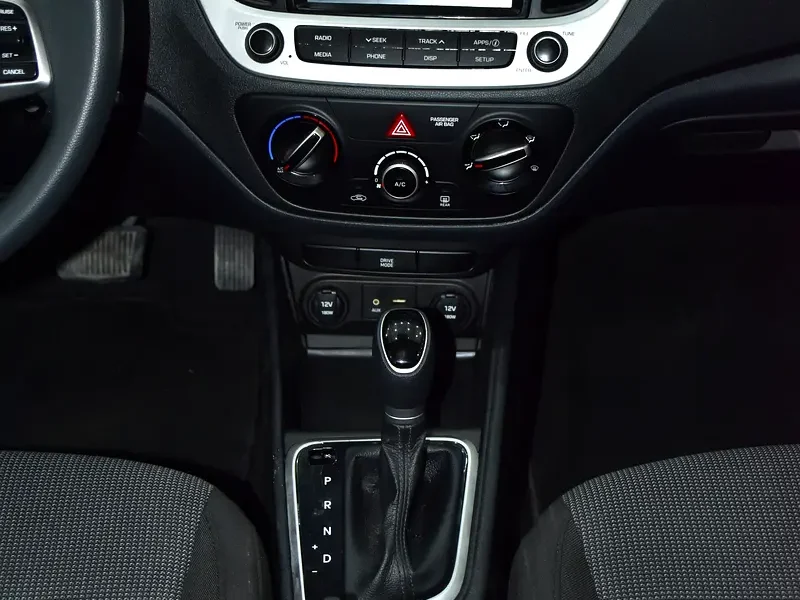 2022 Hyundai Accent Comfort 1.6-litre 4-Cylinder Petrol Engine White Black Sedan