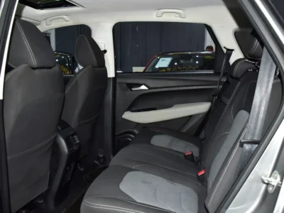 2023 Chevrolet Captiva Premier 1.5L turbocharged 4-cylinder Engine Grey Black Crossover