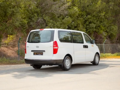 2021 Hyundai H1 12-Seater Wagon 2.5L 4 Cylinders Petrol Engine White Grey Van GCC