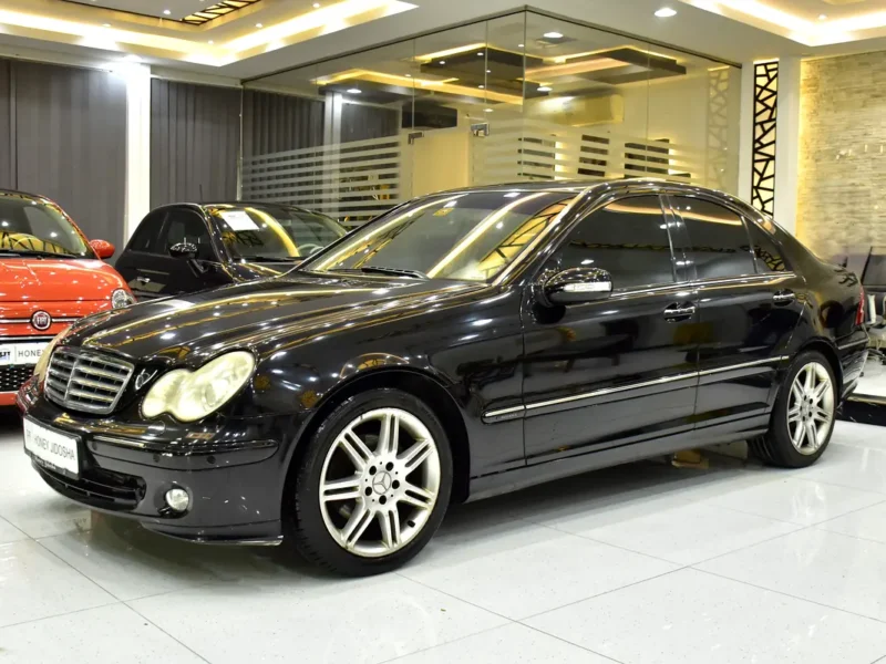 2007 Mercedes-Benz C-Class C180 Kompressor 1.8L Supercharged 4-Cylinder Petrol Black Beige Sedan