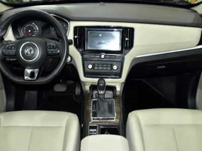 2021 MG RX5 Luxury 1.5-litre Turbocharged 4-cylinder Petrol Engine Black Beige SUV GCC Specs