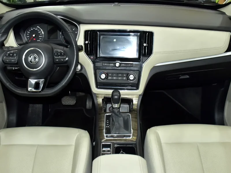 2021 MG RX5 Luxury 1.5-litre Turbocharged 4-cylinder Petrol Engine Black Beige SUV GCC Specs