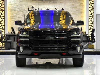 2017 Chevrolet Silverado 1500 High Country 5.3L EcoTec3 V8 Engine Black Brown Pickup Truck