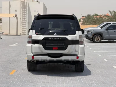 2017 Mitsubishi Pajero 3.5L 6 Cylinders Petrol Engine White Tan SUV Full Option GCC Signature Version