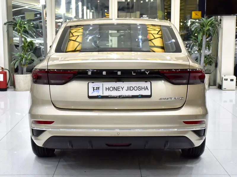 2024 Geely Emgrand GS 1.5-liter Naturally Aspirated 4-cylinder Engine Gold Beige Sedan GCC
