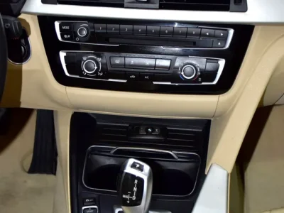 2016 BMW 3-Series 318i 1.5-liter Turbocharged 3-cylinder Engine White Beige Sedan GCC