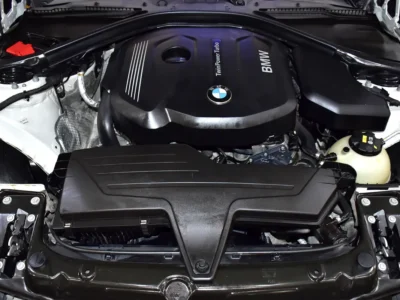 2016 BMW 3-Series 318i 1.5-liter Turbocharged 3-cylinder Engine White Beige Sedan GCC