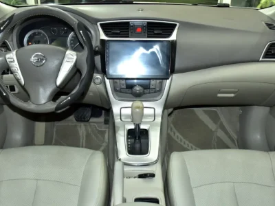 2016 Nissan Tiida SL Plus 1.8-liter 4-cylinder Petrol Engine White Beige Hatchback GCC Specs