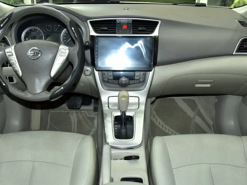 2016 Nissan Tiida SL Plus 1.8-liter 4-cylinder Petrol Engine White Beige Hatchback GCC Specs
