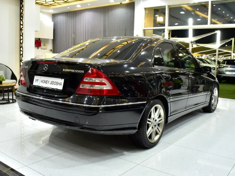 2007 Mercedes-Benz C-Class C180 Kompressor 1.8L Supercharged 4-Cylinder Petrol Black Beige Sedan