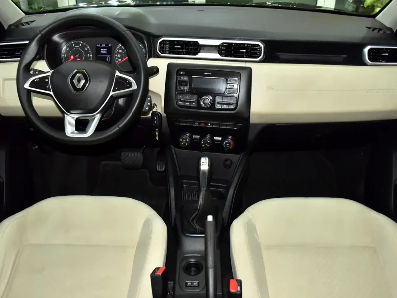 2020 Renault Duster 1.6-litre 4-cylinder Petrol Engine Brown Beige Crossover GCC Specs