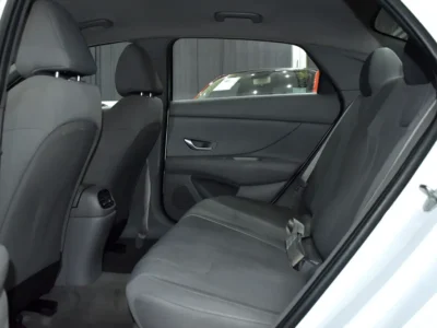 2022 Hyundai Elantra Comfort 1.6-litre MPI 4-cylinder Petrol Engine White Grey Sedan GCC Specs