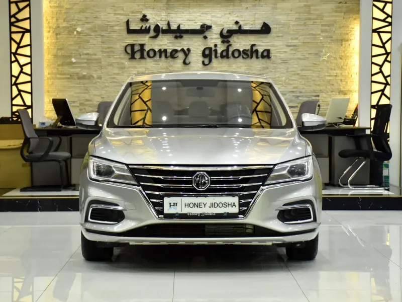 2022 MG MG5 Comfort 1.5L Naturally Aspirated 4-Cylinder Engine Silver Beige Sedan GCC Specs