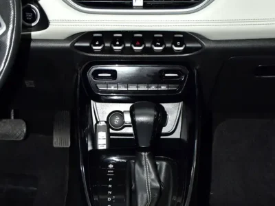 2023 Chevrolet Captiva Premier 1.5L turbocharged 4-Cylinder Engine White Black SUV GCC Specs