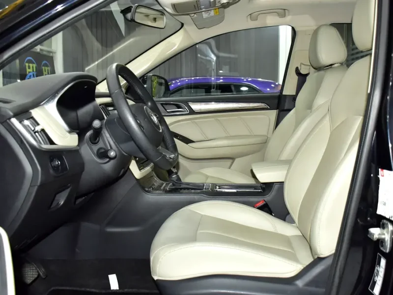 2021 MG RX5 Luxury 1.5-litre Turbocharged 4-cylinder Petrol Engine Black Beige SUV GCC Specs