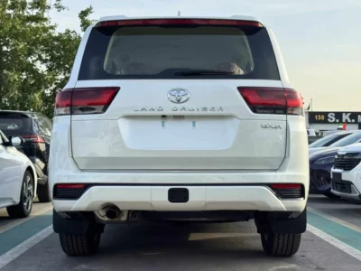 2026 Toyota Land Cruiser GXR 4.0 Litres Petrol V6 Engine White Beige SUV GCC Specs High Option