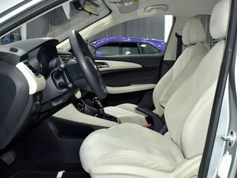 2022 MG MG5 Comfort 1.5L Naturally Aspirated 4-Cylinder Engine Silver Beige Sedan GCC Specs
