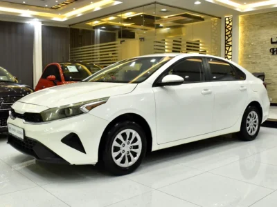 2022 Kia Cerato EX 1.6 Litres 4-cylinder Petrol Engine White Black Sedan GCC Specs