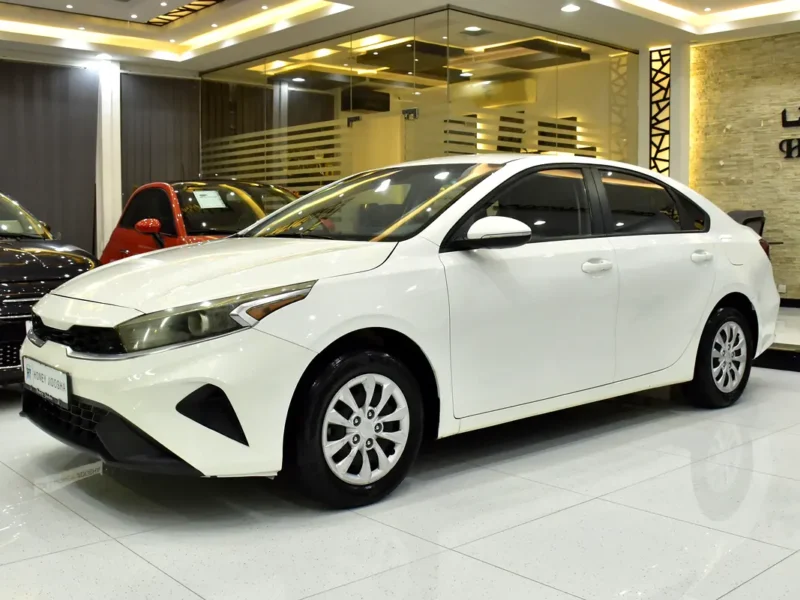 2022 Kia Cerato EX 1.6 Litres 4-cylinder Petrol Engine White Black Sedan GCC Specs
