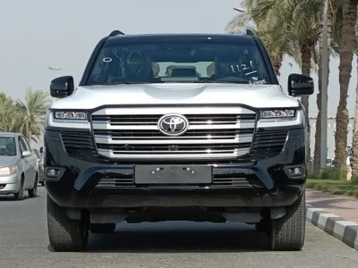 2022 Toyota Land Cruiser VX 3.3 Litres V6 Diesel Engine Black SUV GCC Specs Automatic