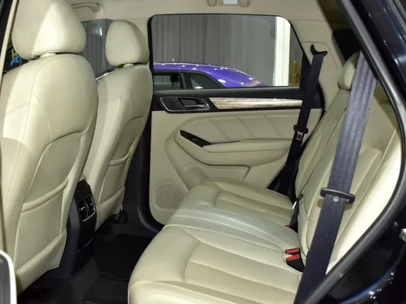 2021 MG RX5 Luxury 1.5-litre Turbocharged 4-cylinder Petrol Engine Black Beige SUV GCC Specs