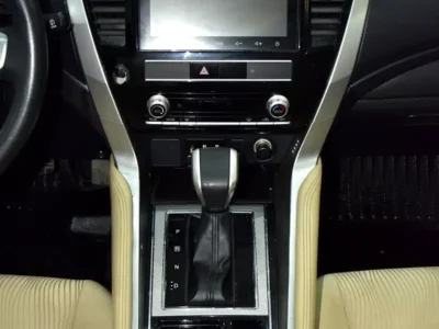 2021 Mitsubishi Montero Sport GLS 2WD 3.0-liter V6 Petrol Engine Black beige SUV GCC Specs