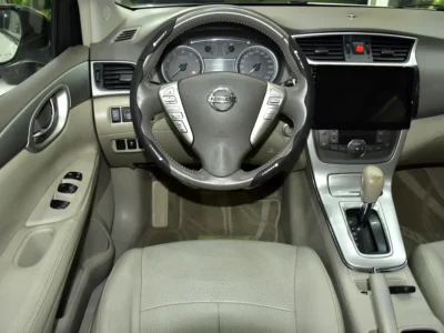 2016 Nissan Tiida SL Plus 1.8-liter 4-cylinder Petrol Engine White Beige Hatchback GCC Specs