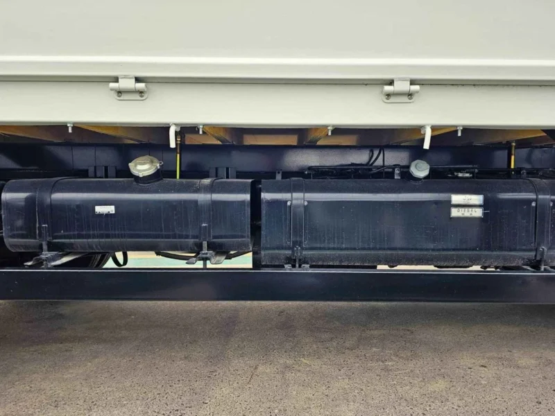 2025 Mitsubishi Fuso Canter CARGO 4.2 Litres DIESEL V6 Engine M/T White Black Truck GCC