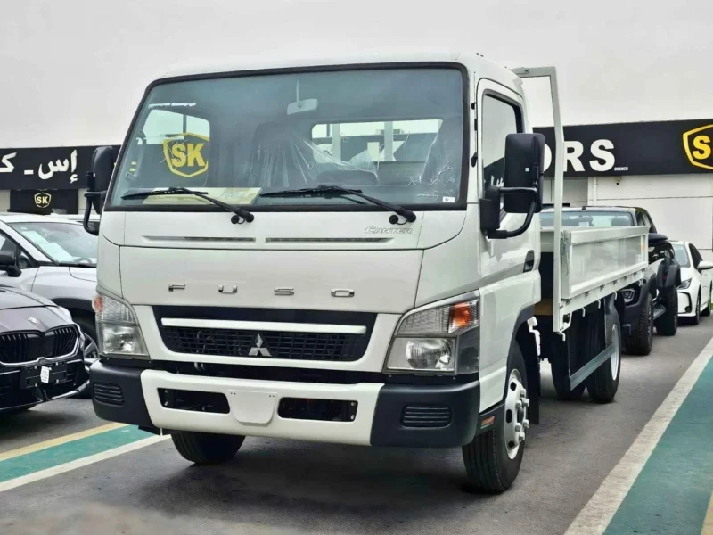 2025 Mitsubishi Fuso Canter CARGO 4.2 Litres DIESEL V6 Engine M/T White Black Truck GCC