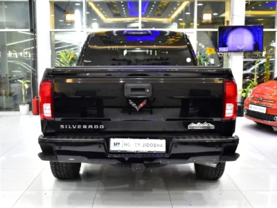 2017 Chevrolet Silverado 1500 High Country 5.3L EcoTec3 V8 Engine Black Brown Pickup Truck