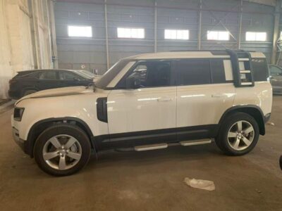 2024 Land Rover Defender P110- D300 3.0L Inline-6 Twin Turbo Diesel White Black SUV GCC