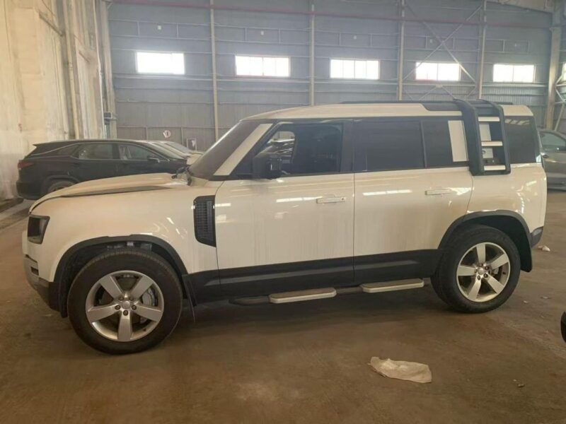 2024 Land Rover Defender P110- D300 3.0L Inline-6 Twin Turbo Diesel White Black SUV GCC
