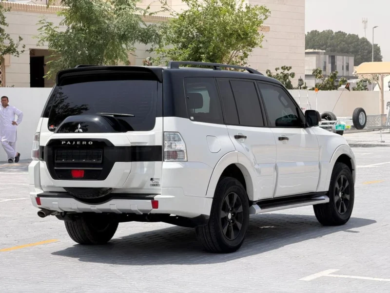 2017 Mitsubishi Pajero 3.5L 6 Cylinders Petrol Engine White Tan SUV Full Option GCC Signature Version