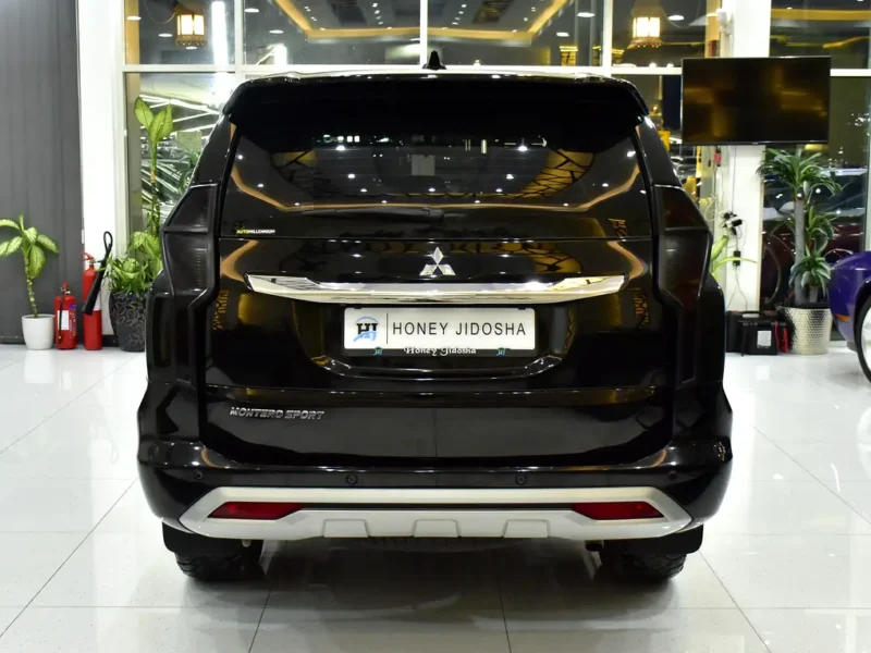 2021 Mitsubishi Montero Sport GLS 2WD 3.0-liter V6 Petrol Engine Black beige SUV GCC Specs