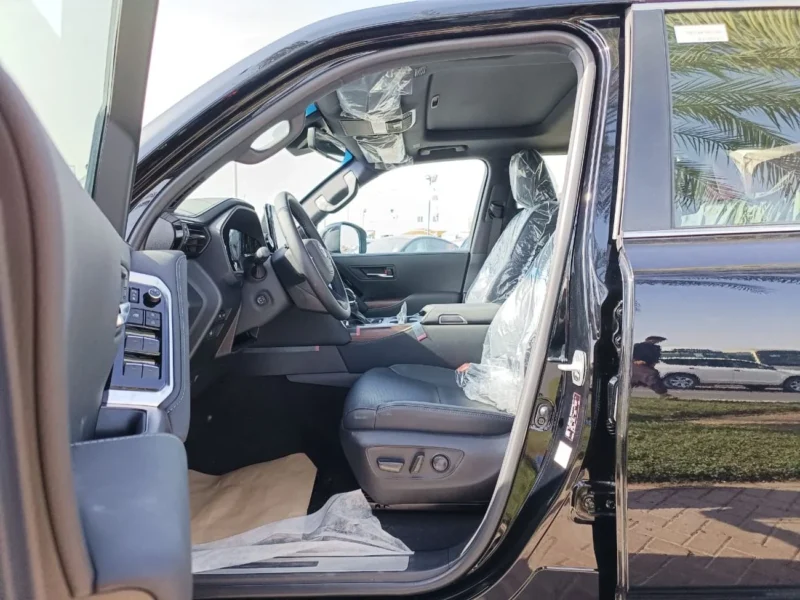 2022 Toyota Land Cruiser VX 3.3 Litres V6 Diesel Engine Black SUV GCC Specs Automatic