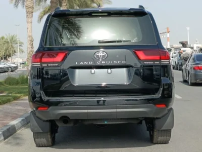 2022 Toyota Land Cruiser VX 3.3 Litres V6 Diesel Engine Black SUV GCC Specs Automatic